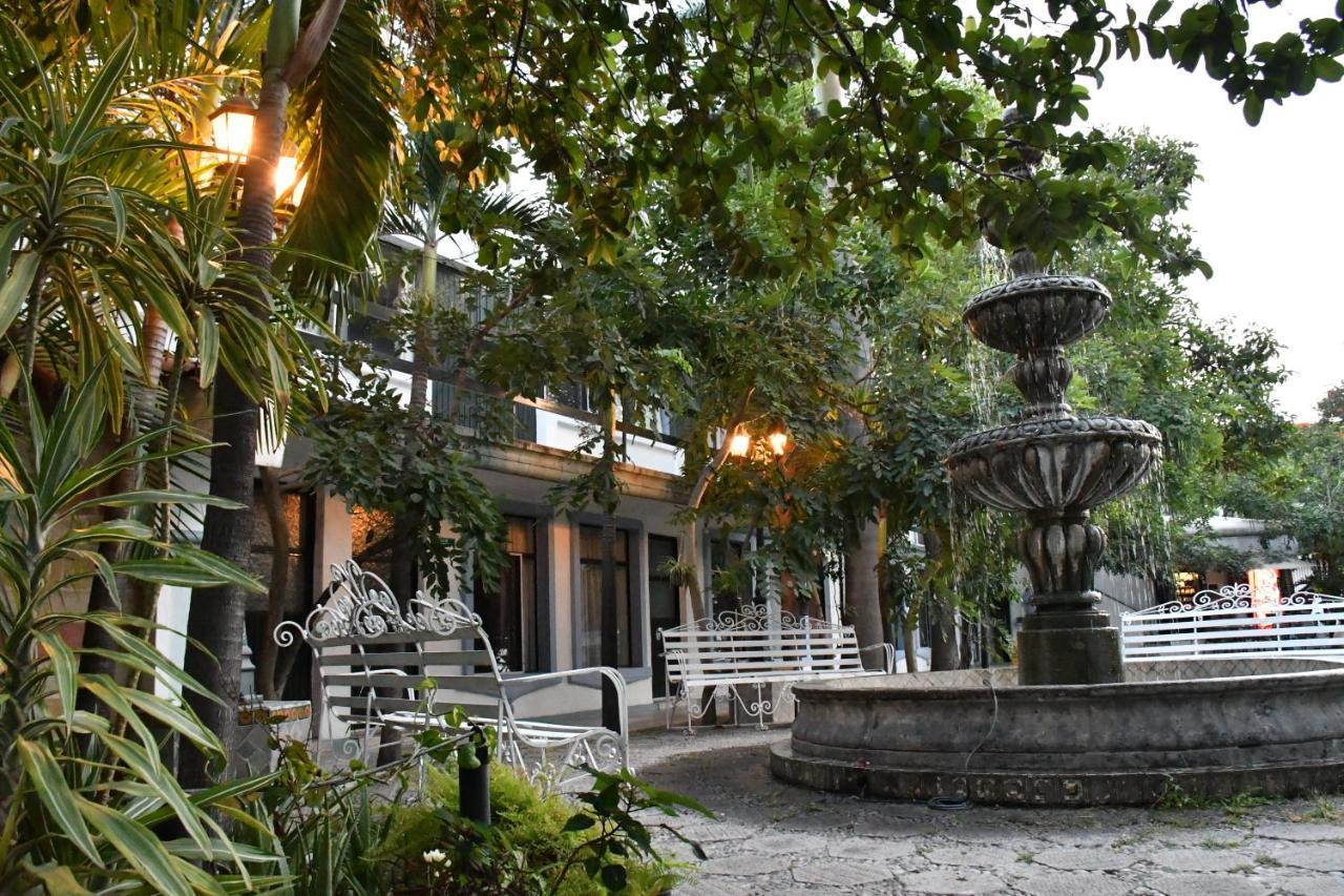 波萨达圣塔菲酒店 瓜达拉哈拉 外观 照片